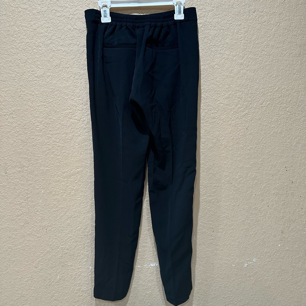 I am Venice , i am a size 0 and I am navy blue (black)